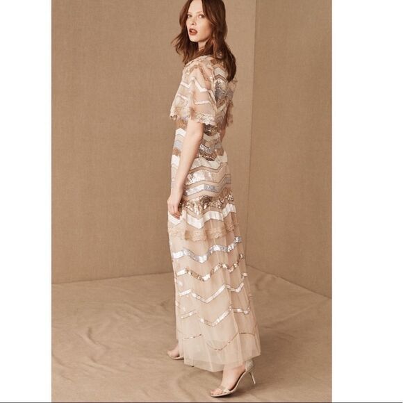 Needle & Thread
Alaska sequin-embellished tulle dress - Picture 4 of 10